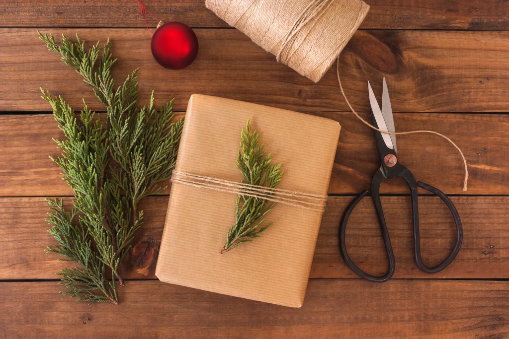 creative and inexpensive gift-wrapping ideas